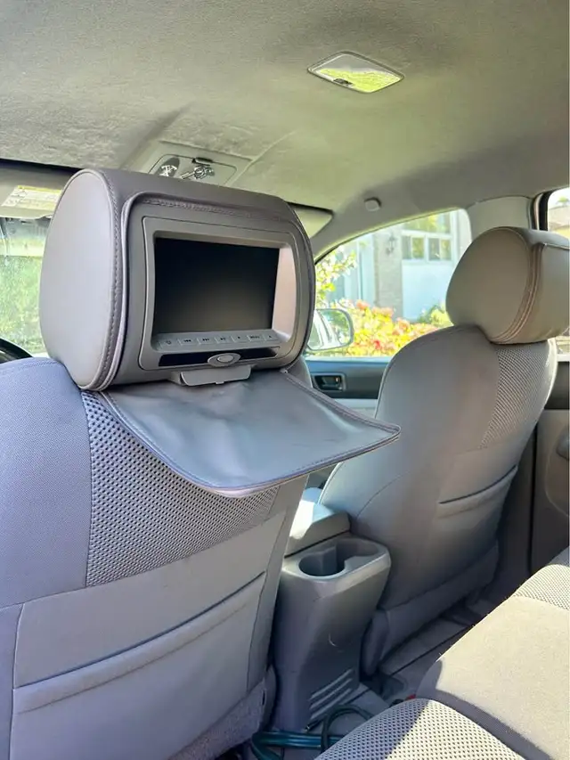 2010 Toyota Tacoma double cab - Photo 2