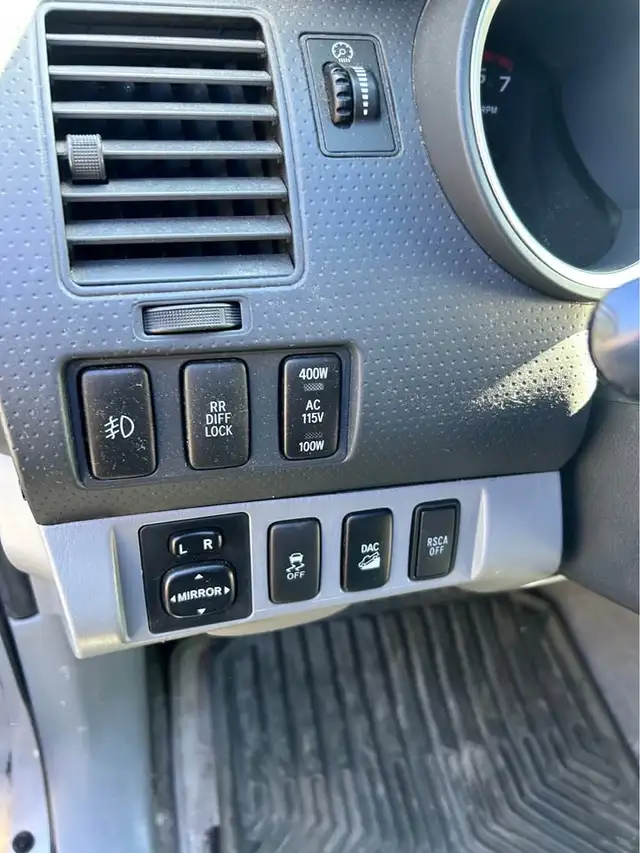 2010 Toyota Tacoma double cab - Photo 3