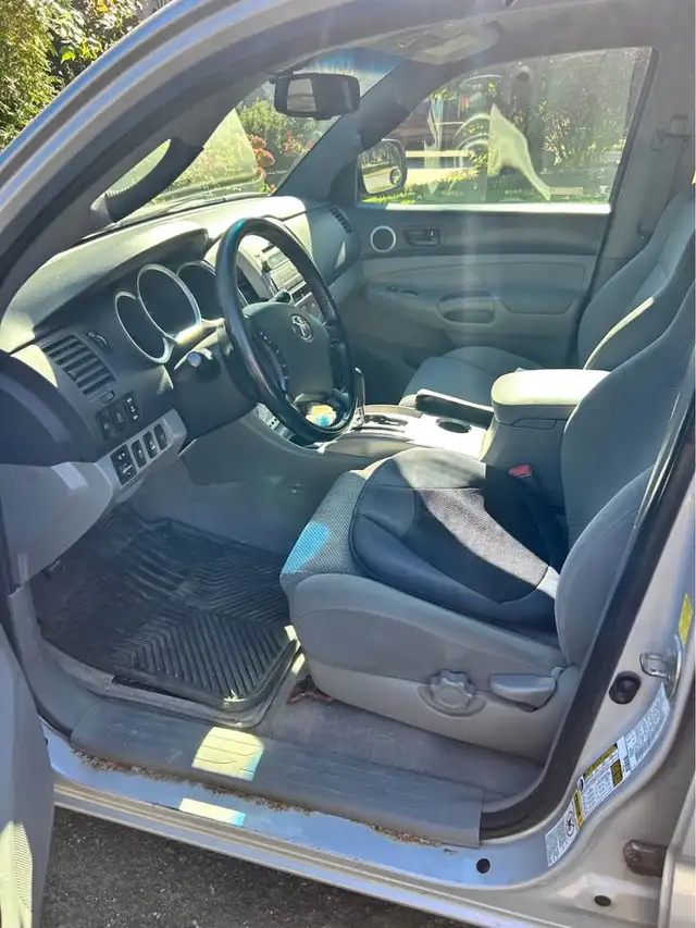 2010 Toyota Tacoma double cab - Photo 4