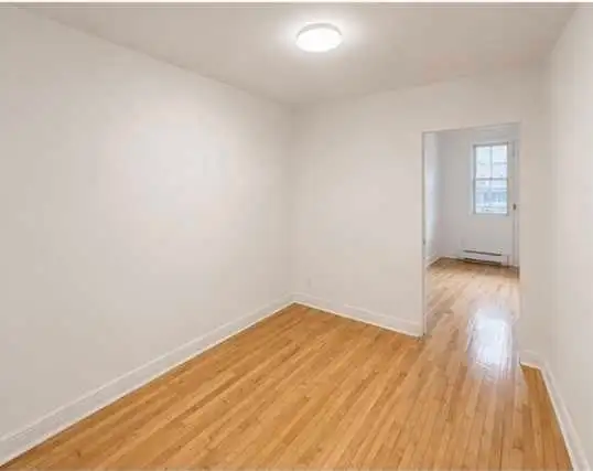 3 ½ Disponible 1er Mai Metro Parc - Photo 8