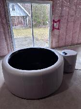 Premium Softub Hot Tub – Like New – Fully Equipped - $3500 FIRM