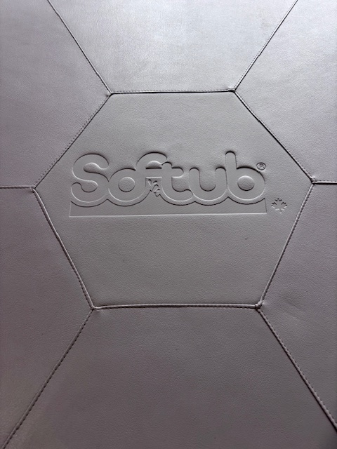 Premium Softub Hot Tub – Like New – Fully Equipped - $3500 FIRM - Photo 3