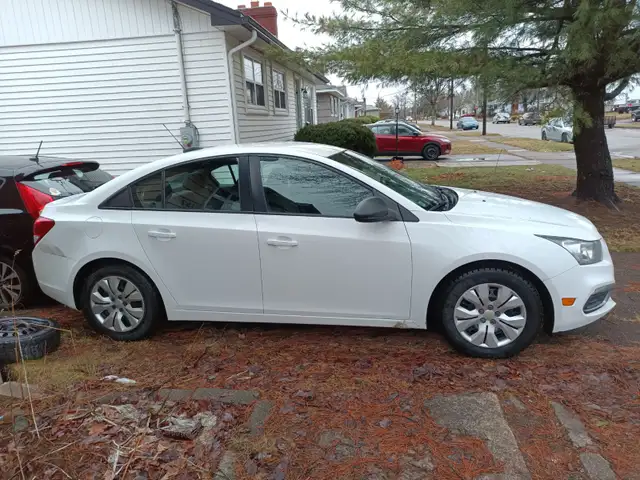 White 2015 Chevy Cruze 3.5k or best offer - Photo 2