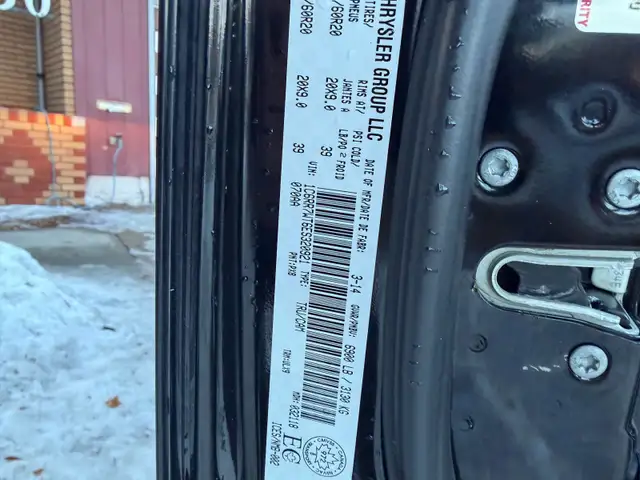 2014 Ram 1500 Limited 4x4 Hemi - Photo 9