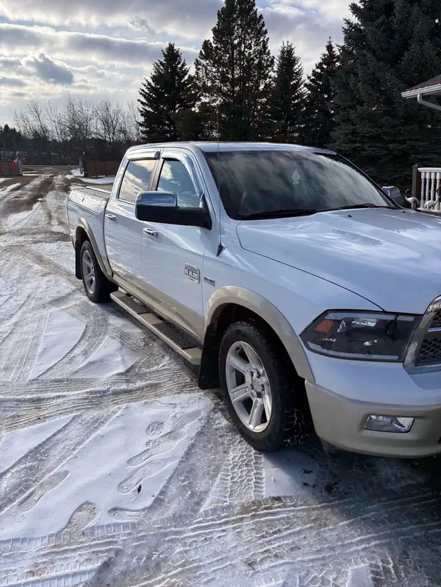 Selling my 2012 ram 1500 Laramie longhorn asking $24000 - Photo 2
