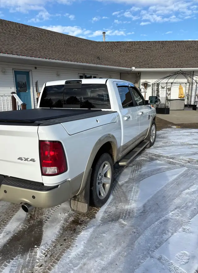 Selling my 2012 ram 1500 Laramie longhorn asking $24000 - Photo 4