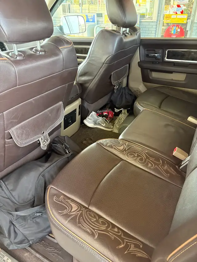 Selling my 2012 ram 1500 Laramie longhorn asking $24000 - Photo 7