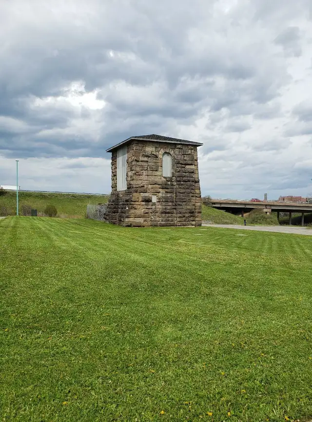 Lawn Service - Photo 2