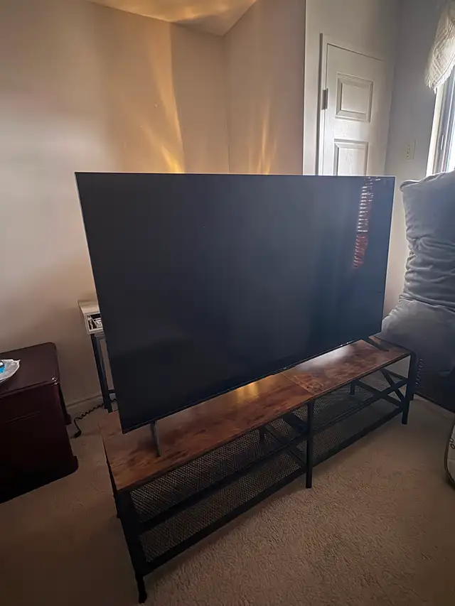 65" TCL SMART TV - MINT SHAPE