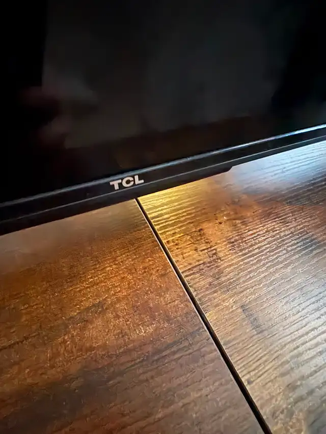 65" TCL SMART TV - MINT SHAPE - Photo 2