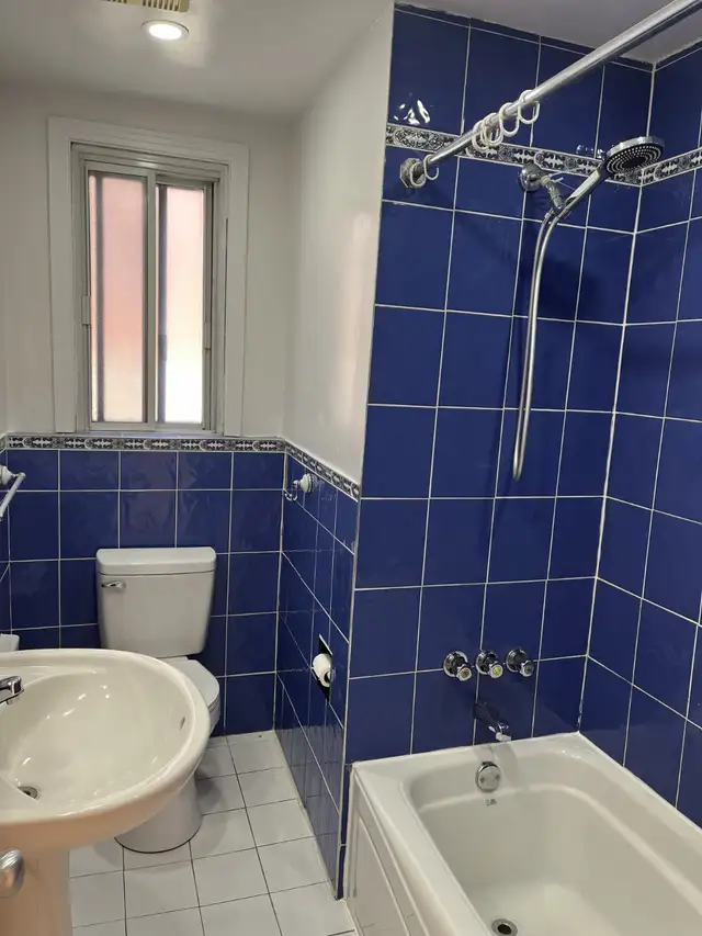 CDN. 5.5  LARGE  , BRIGHT, RENOV. - Photo 7