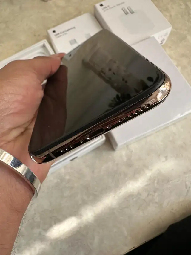 iPhone 11 pro 256GB AirPods/Charger Bundle/Delivery - Photo 5