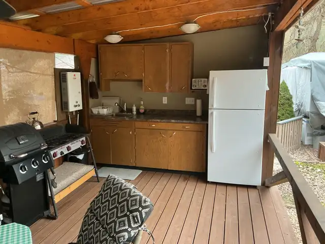28.6’ Fifth Wheel with Outdoor Kitchen - Photo 3