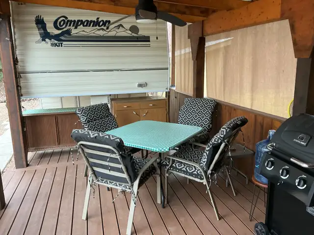 28.6’ Fifth Wheel with Outdoor Kitchen - Photo 5