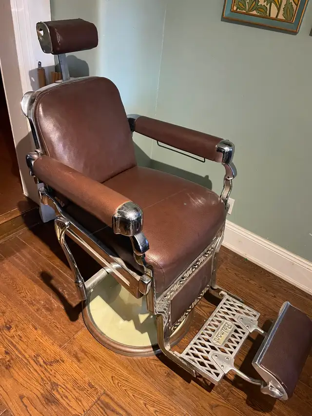 BELMONT BARBER CHAIR - Photo 2