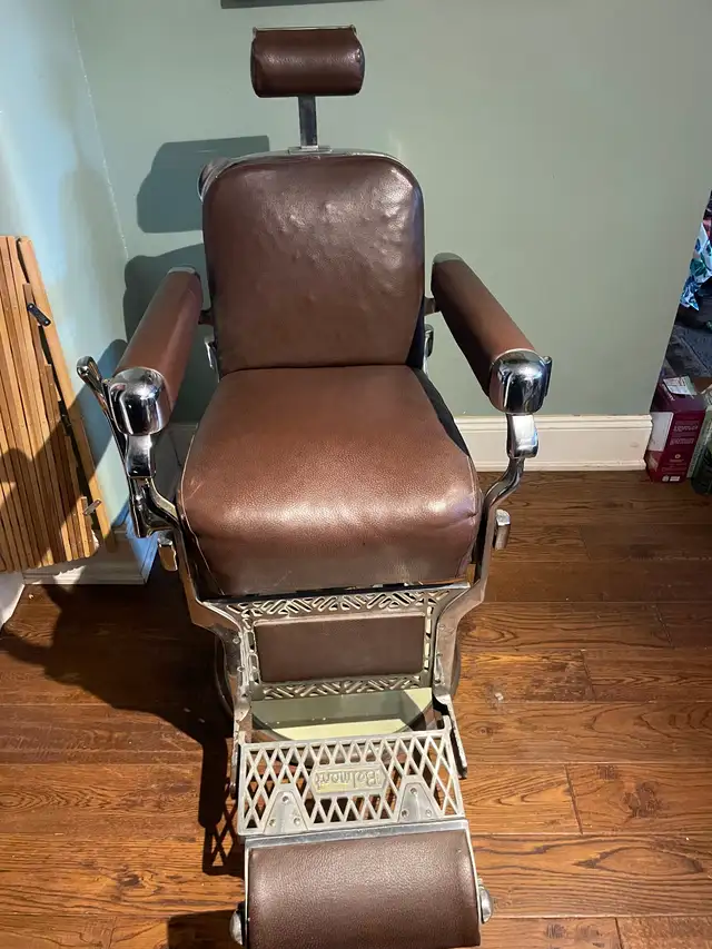 BELMONT BARBER CHAIR - Photo 3
