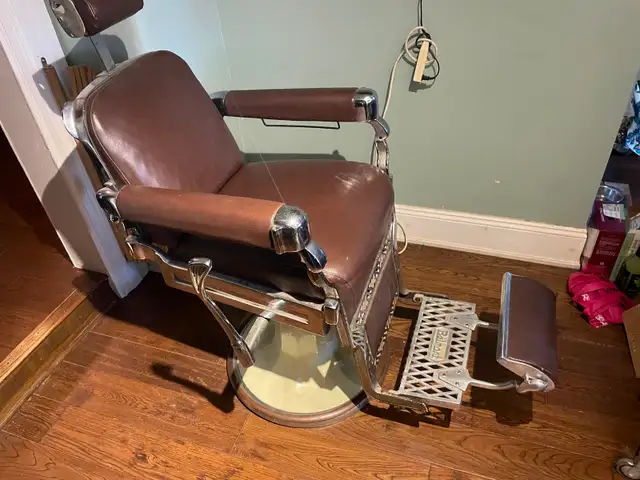 BELMONT BARBER CHAIR - Photo 4