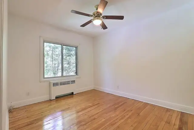 Bright 3BR Near Snowdon – Spacious 1200 sqft – Family-Friendly – - Photo 4