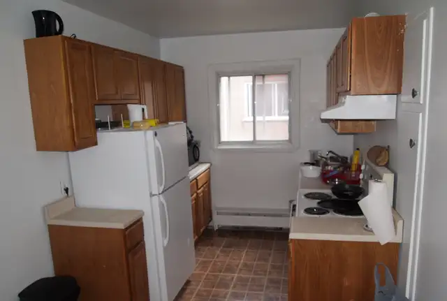 Beau très grand 3 ½  CDN, rue Kindersley, 1er juillet