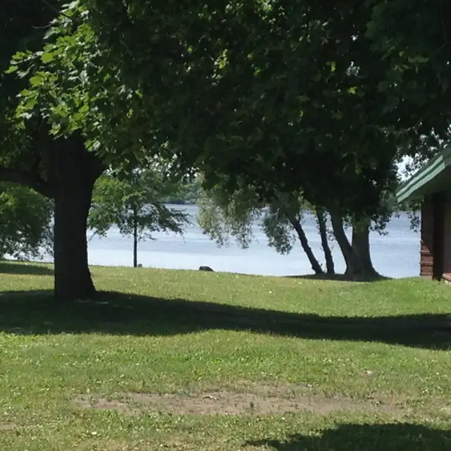 Val Tetreau    Good location   Face parc Moussette