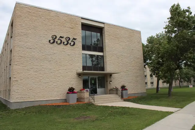 Bachelor and 2 Bedroom Suites Available - Portage Gardens!