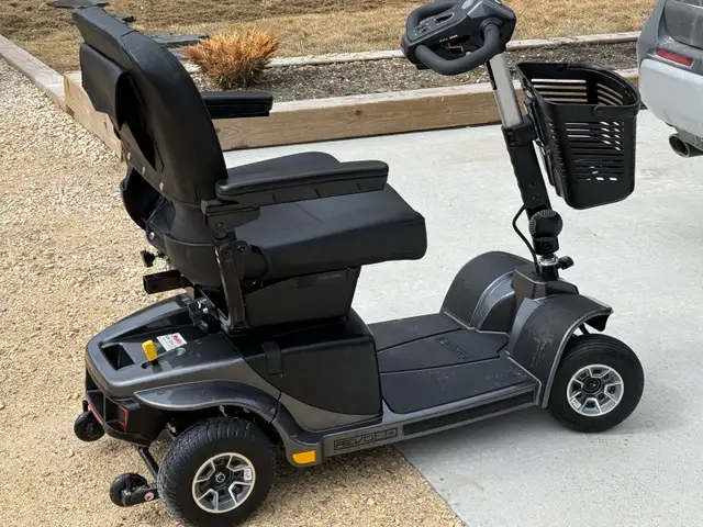 mobility scooter -1 year old in great shape - Photo 5