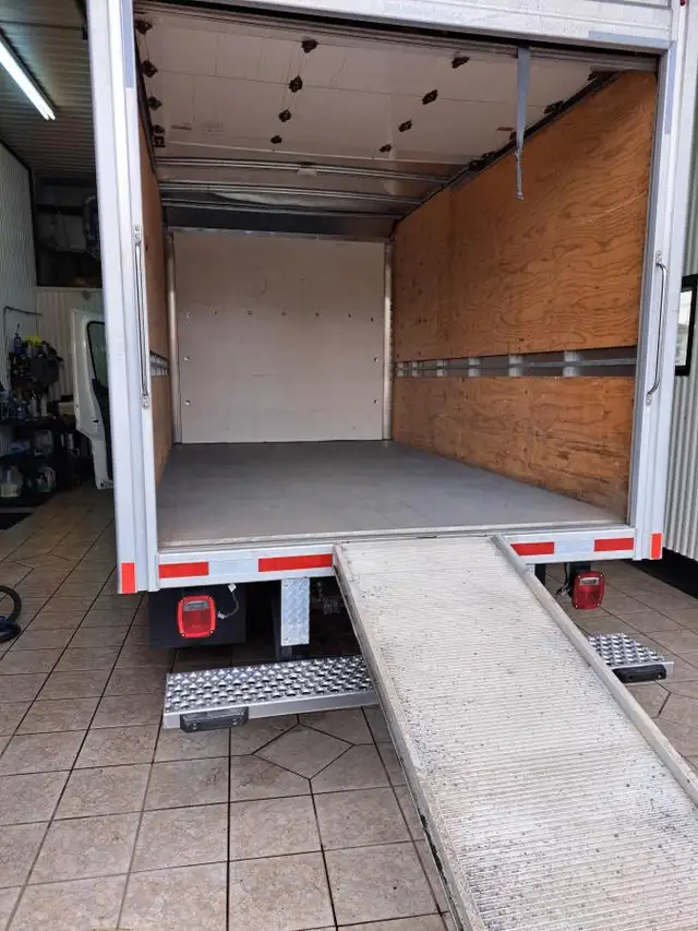 Ford Transit Cutaway T-350 PA 138 po PNBV de 9 500 lb RARS 2024 - Photo 5