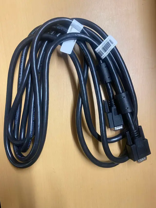 4 meters Long VGA cables for sale $5 (brand new)