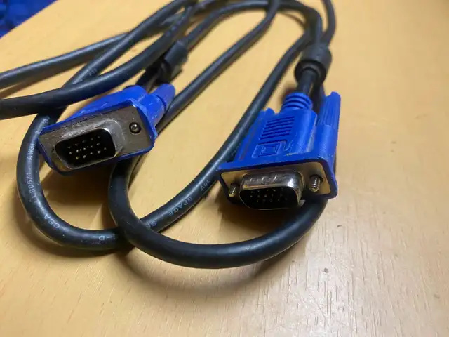 4 meters Long VGA cables for sale $5 (brand new) - Photo 6