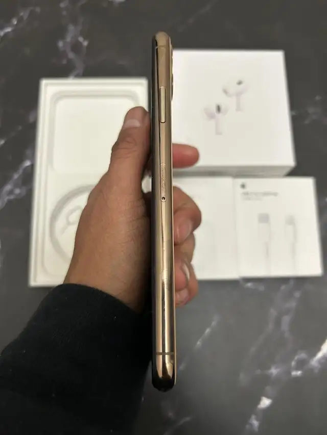 iPhone 11 Pro Max 128GB Airpods/Charger Set/Delivery - Photo 4