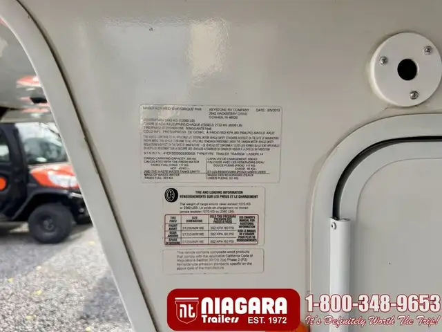 2014 KEYSTONE LAREDO 300RL Fifth Wheel - Photo 3