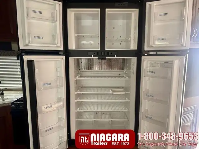 2014 KEYSTONE LAREDO 300RL Fifth Wheel - Photo 16