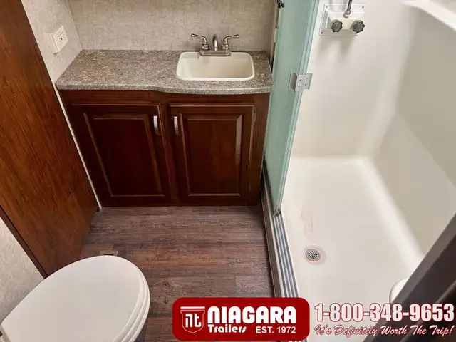 2014 KEYSTONE LAREDO 300RL Fifth Wheel - Photo 19