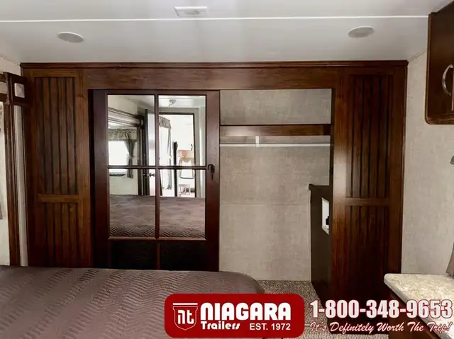 2014 KEYSTONE LAREDO 300RL Fifth Wheel - Photo 24