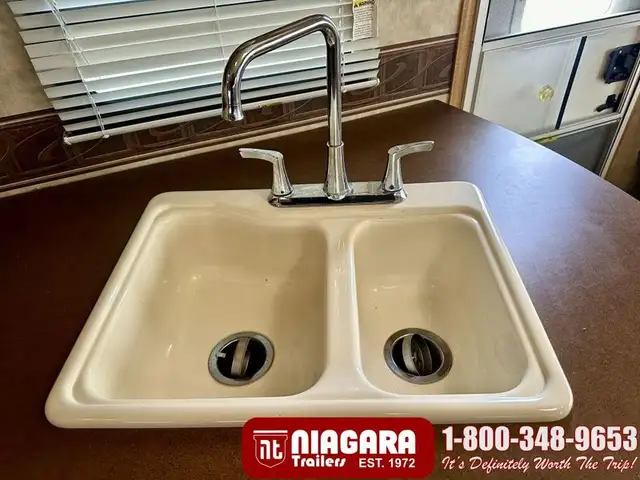 2010 K-Z INC. SPREE 280RLS Travel Trailer - Photo 12