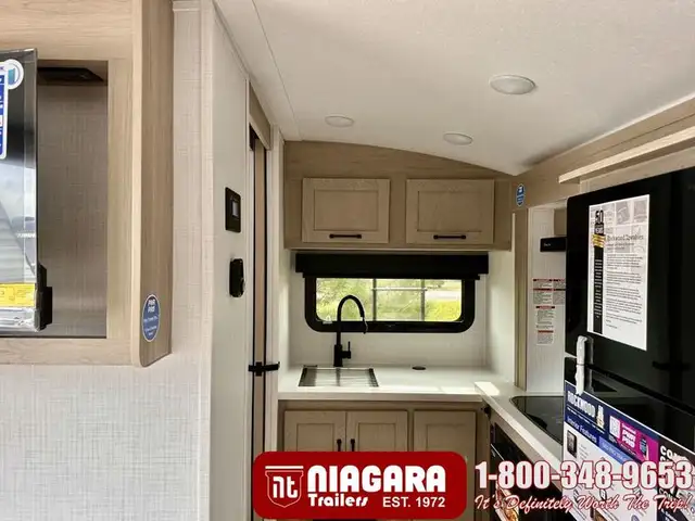 2025 FOREST RIVER ROCKWOOD GEO PRO 15FBS Travel Trailer - Photo 5