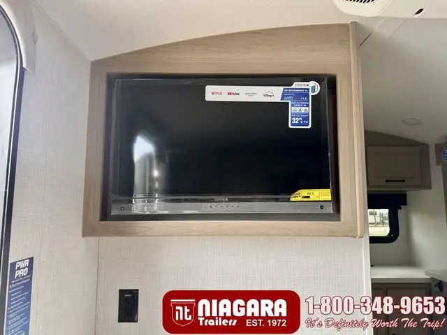 2025 FOREST RIVER ROCKWOOD GEO PRO 15FBS Travel Trailer - Photo 8