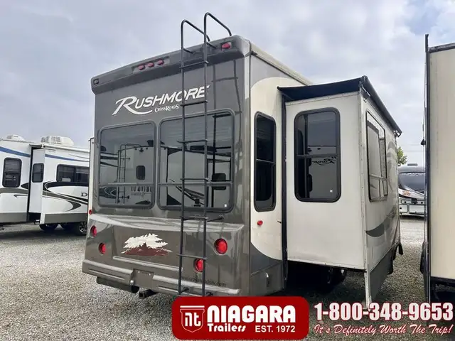2011 CROSSROADS RUSHMORE 34SB Fifth Wheel - Photo 4