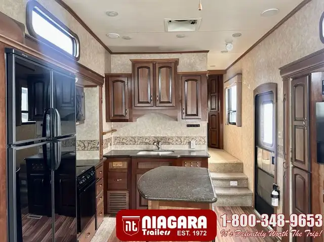 2011 CROSSROADS RUSHMORE 34SB Fifth Wheel - Photo 6