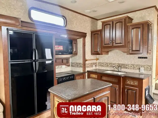 2011 CROSSROADS RUSHMORE 34SB Fifth Wheel - Photo 11