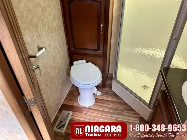 2011 CROSSROADS RUSHMORE 34SB Fifth Wheel - Photo 23