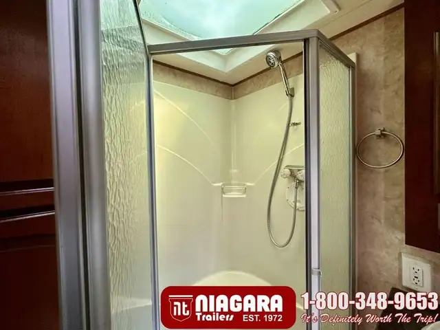 2011 CROSSROADS RUSHMORE 34SB Fifth Wheel - Photo 25