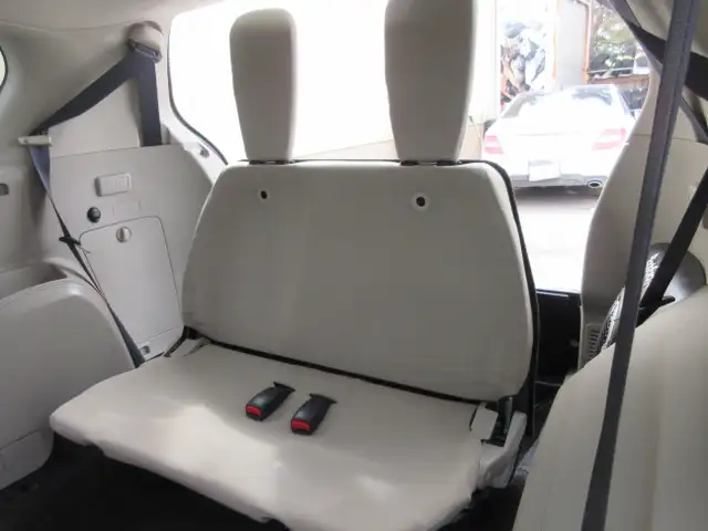 2011 Mitsubishi Outlander LS - Photo 7