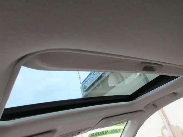 2011 Mitsubishi Outlander LS - Photo 11