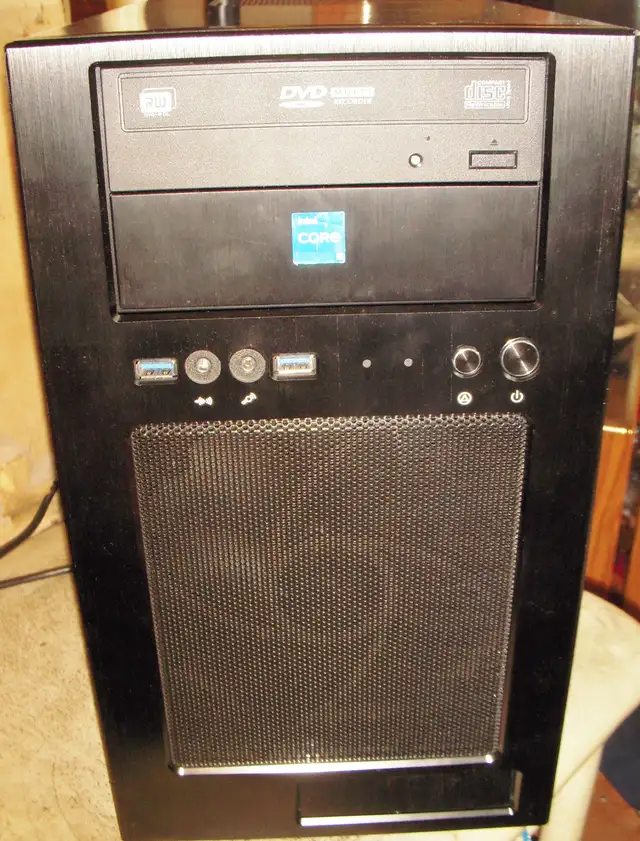 12thGen 4.6 GHz i5 6x Core 32Gigs DDR4 M.2SSD GTX1650