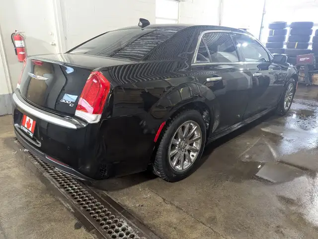 2019 Chrysler 300 300C PLATINUM EDITION WITH NAVIGATION! - Photo 3
