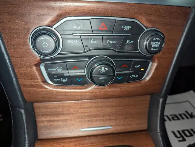 2019 Chrysler 300 300C PLATINUM EDITION WITH NAVIGATION! - Photo 16