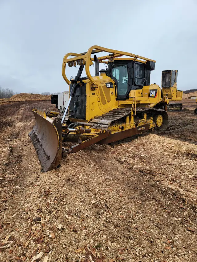 2014 Cat D7E LGP Dozer - Photo 2
