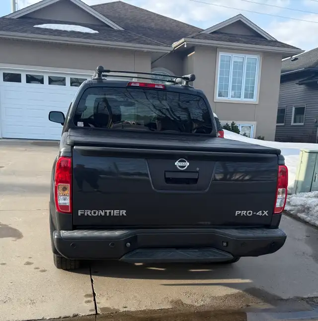 Nissan Frontier PRO 4X - Photo 4