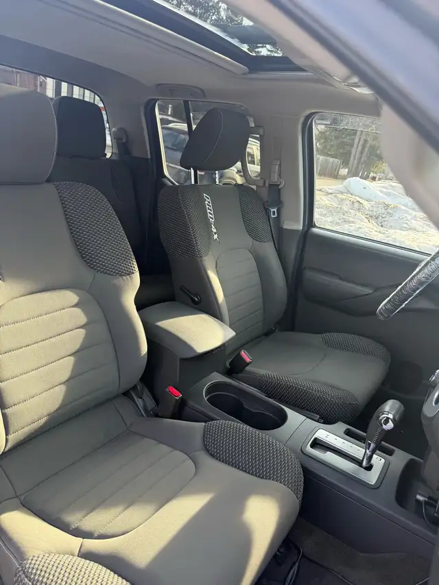 Nissan Frontier PRO 4X - Photo 9